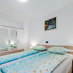 Apartment Hosnar, Mišc *