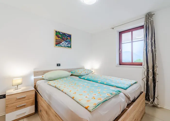 דירה Hosnar, Misc *