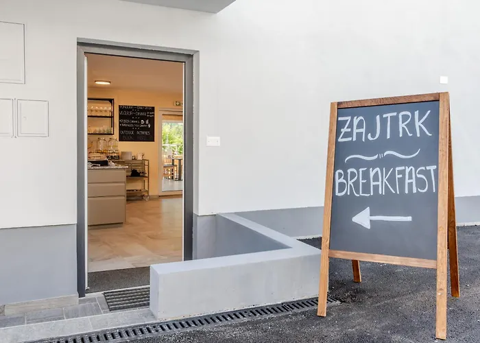 דירה Hosnar, Misc בובק